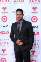 Los Angeles, 27. September - Wilmer Valderrama bei den Alma Awards 2013, Ankunft im Pasadena Civic Auditorium am 27. September 2013 in Pasadena, ca foto