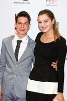 los angeles, 23. juni - liam james, zoe levin kommt bei der way back premiere als teil des los angeles film festivals in den regal cinemas am 23. juni 2013 in los angeles, ca foto