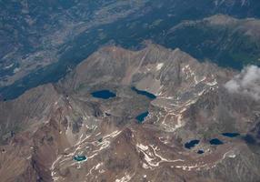 Luftaufnahme des Aostatals in Italien foto