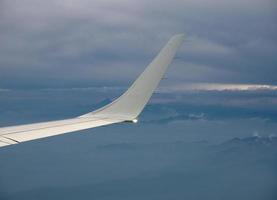 Winglet an der Flügelspitze zur Verbesserung des Flugzeugwiderstands foto