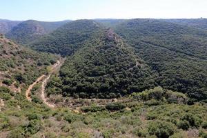 Landschaft in den Bergen im Norden Israels foto