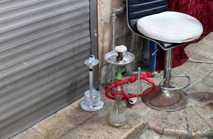 Wasserpfeife ist ein Gerät zum Rauchen unter den Völkern des Nahen Ostens. foto