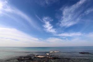 der himmel über dem mittelmeer im norden israels. foto