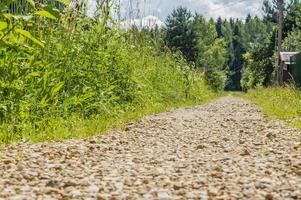 Kiesweg in der Landschaft foto