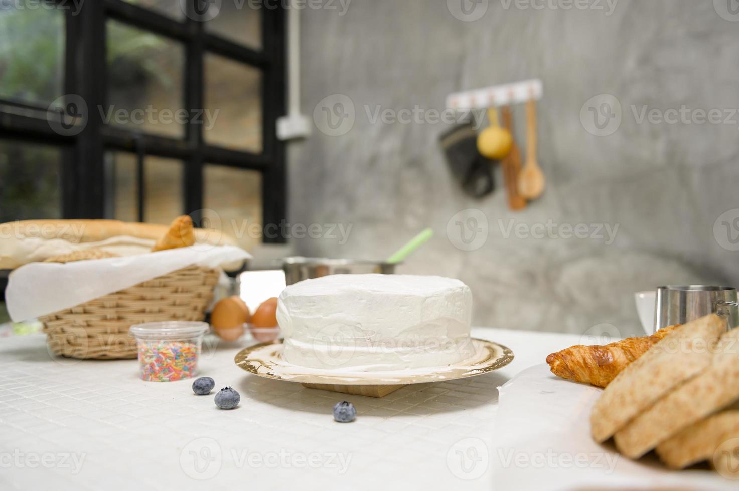 bakning eller matlagning ingredienser sammansättning på köksbord bakgrund, kafé affärsidé foto