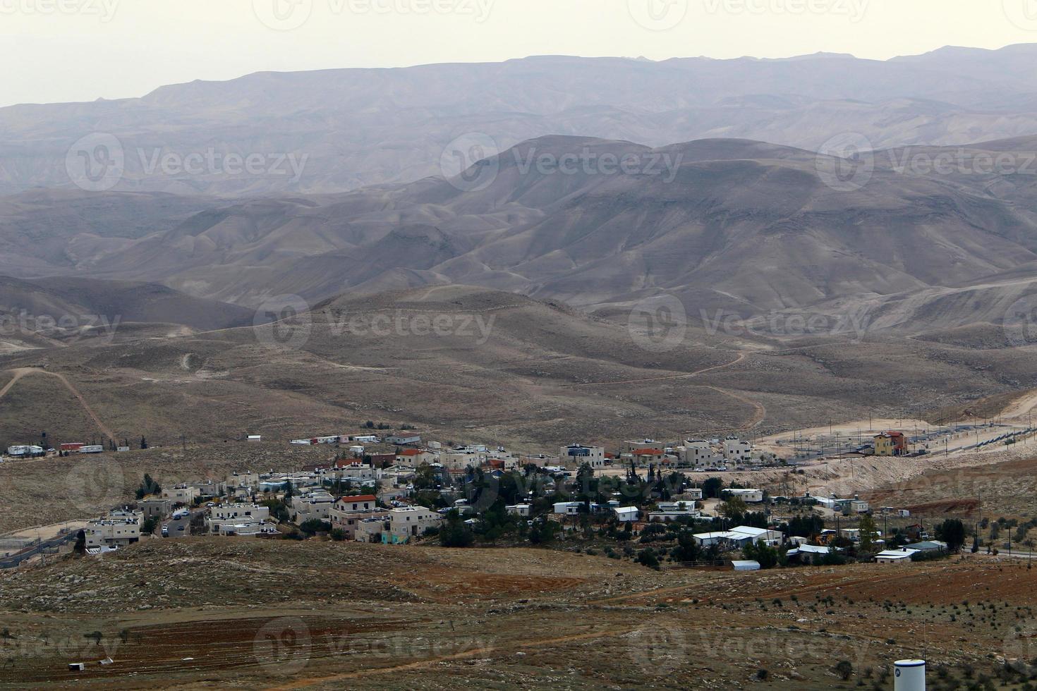 judeöknen i mellanöstern i Israel. sedan urminnes tider har denna plats fungerat som en tillflyktsort för eremiter och rebeller. foto