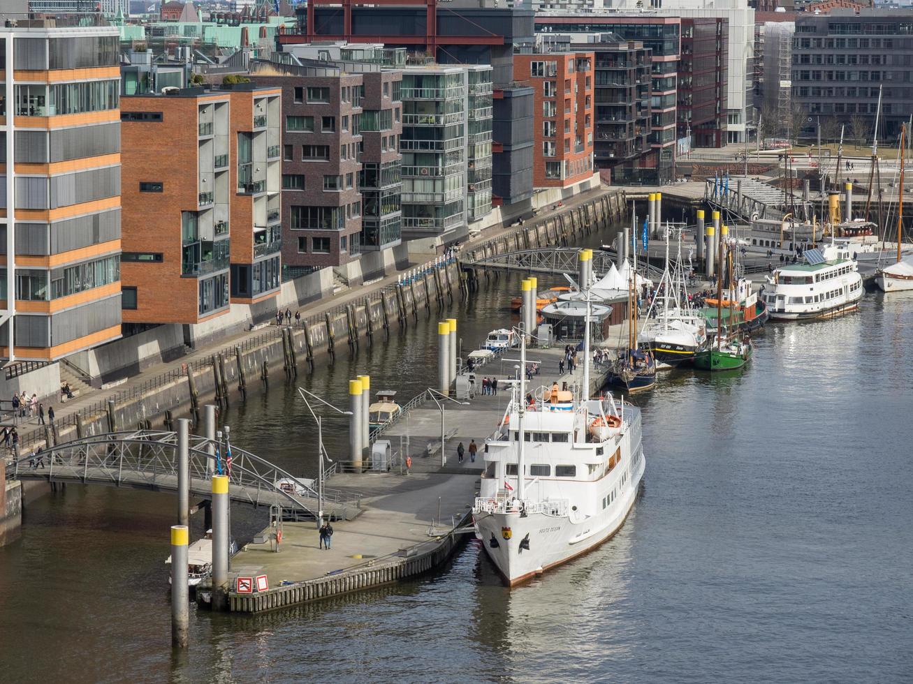 staden hamburg i tyskland foto