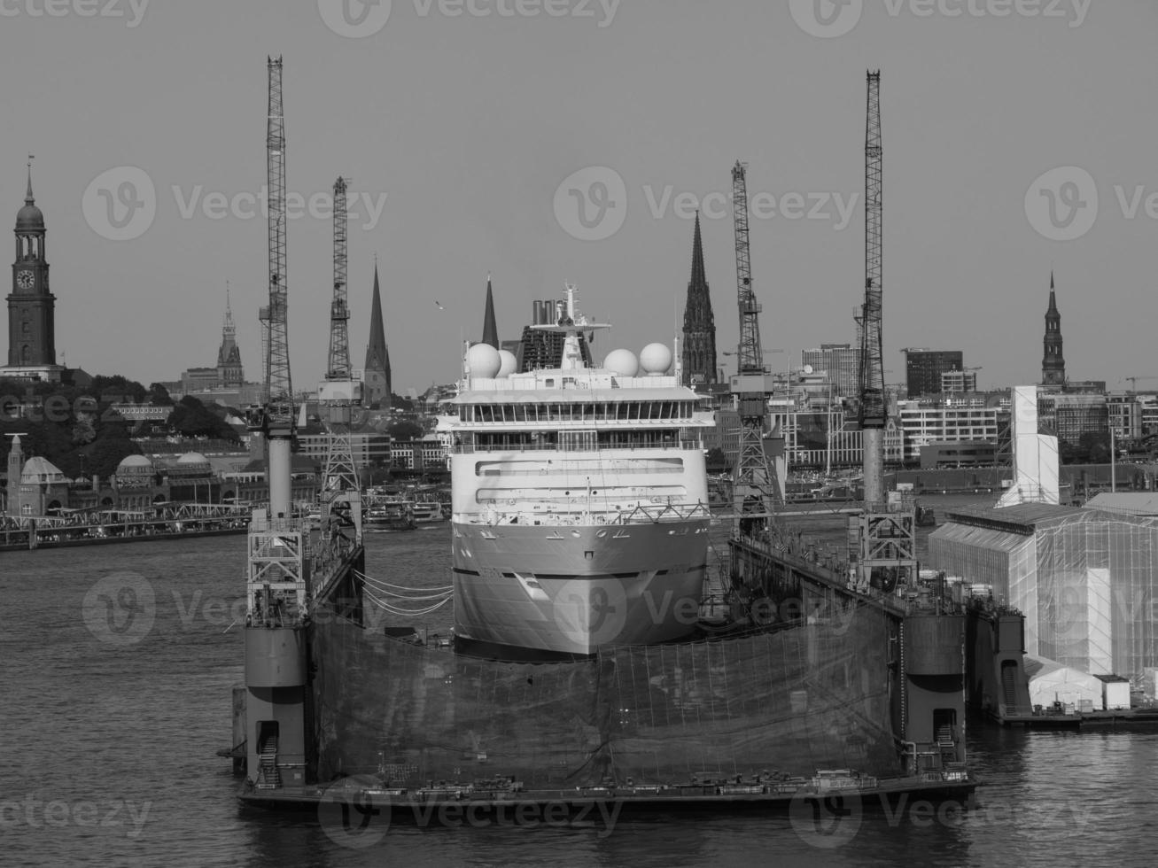 hamburg och floden elbe foto