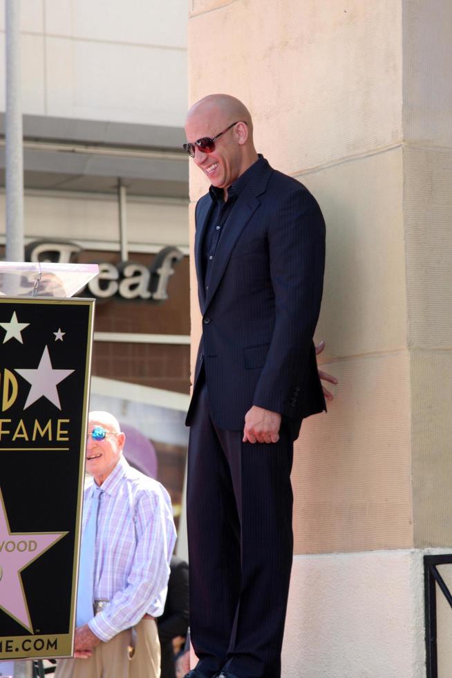 los angeles, 26 augusti - vin diesel på vin diesel walk of fame stjärnceremonin på roosevelt hotel den 26 augusti 2013 i los angeles, ca. foto