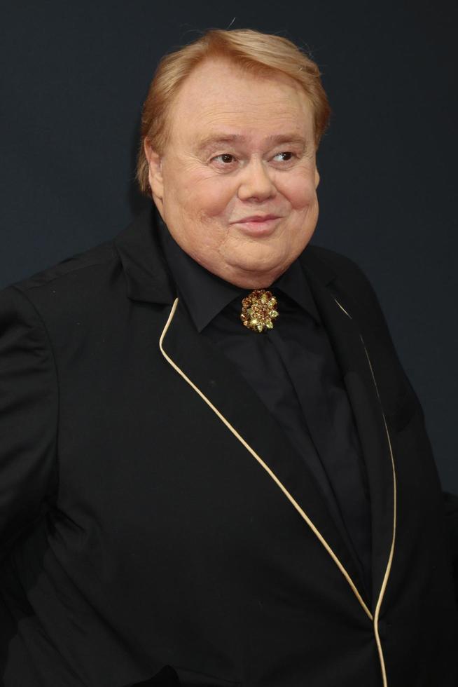 los angeles, sep 18 - louie anderson vid 2016 primetime emmy awards, ankomster till microsoft theater den 18 september 2016 i los angeles, ca. foto