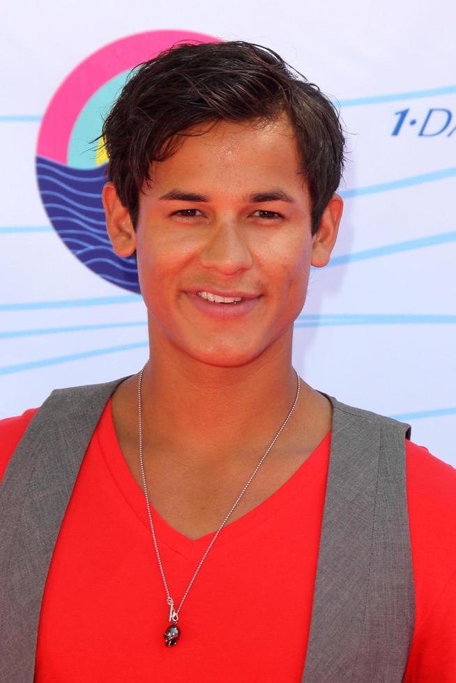 los angeles, 22 juli - bronson pelletier anländer till 2012 års Teen Choice Awards på Gibson Ampitheatre den 22 juli 2012 i los angeles, ca. foto