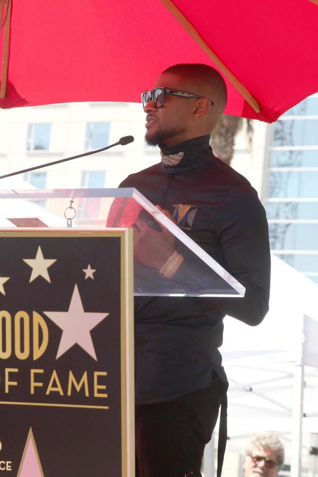 los angeles, 7 sep - usher raymond at the usher hedrad med en stjärna på hollywood walk of fame på eastown den 7 september 2016 i los angeles, ca foto