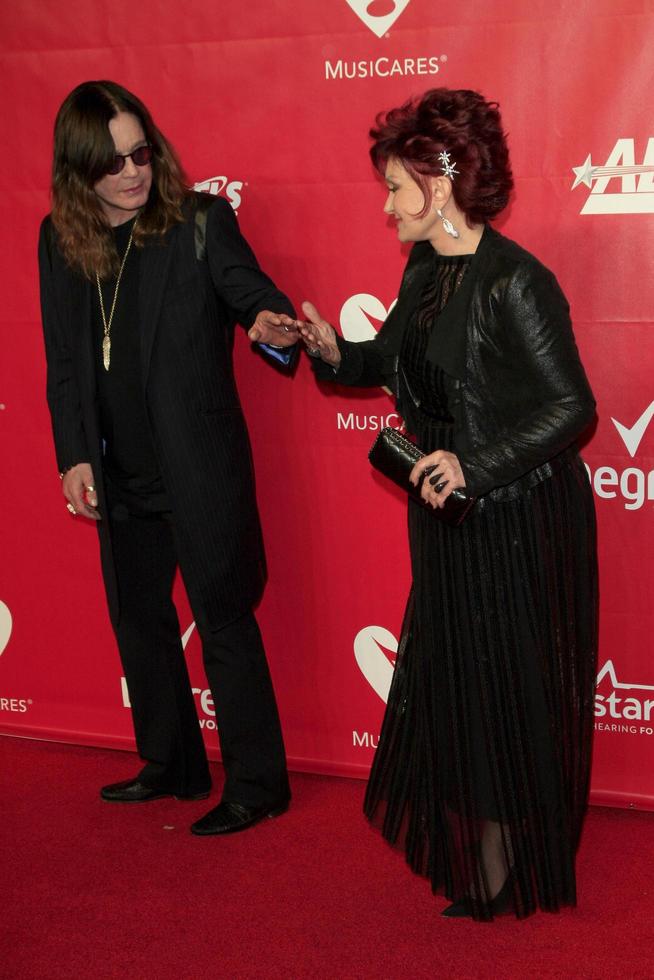 los angeles, 24 jan - ozzy osbourne, sharon osbourne vid 2014 års musicares person of the year-gala till ära av carole king på los angeles kongresscenter den 24 januari 2014 i los angeles, ca. foto