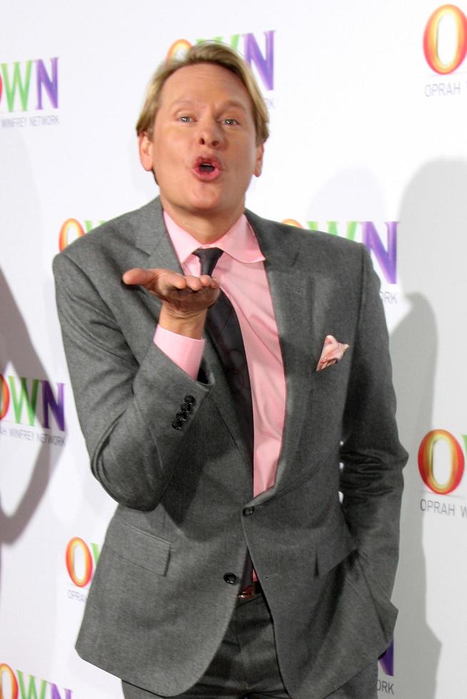 los angeles, 6 jan - carson kressley anländer till oprah winfrey nätverk vintern 2011 tca party på langham huntington hotel den 6 januari 2011 i pasadena, ca. foto