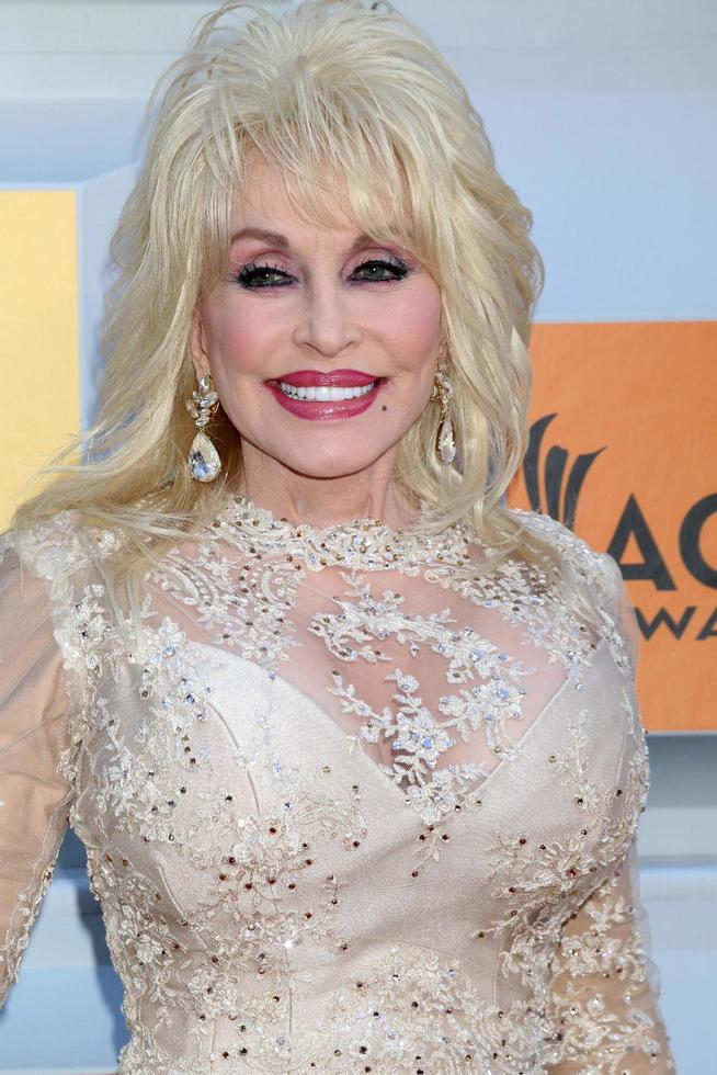 las vegas, 3 apr - Dolly Parton vid 51st academy of country music awards ankomster till Four Seasons hotel den 3 april 2016 i las vegas, nv foto