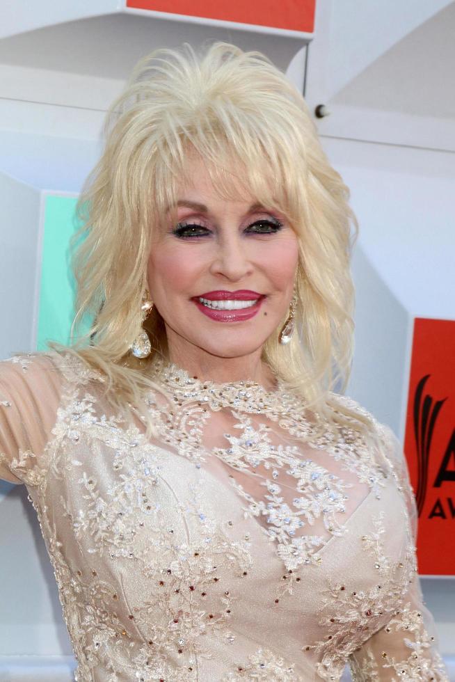 las vegas, 3 apr - Dolly Parton vid 51st academy of country music awards ankomster till Four Seasons hotel den 3 april 2016 i las vegas, nv foto