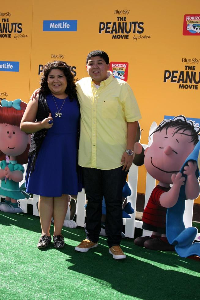 los angeles, 1 nov - raini rodriguez, rico rodriguez på the peanuts-filmen los angeles premiär på byteatern den 1 november 2015 i Westwood, ca. foto