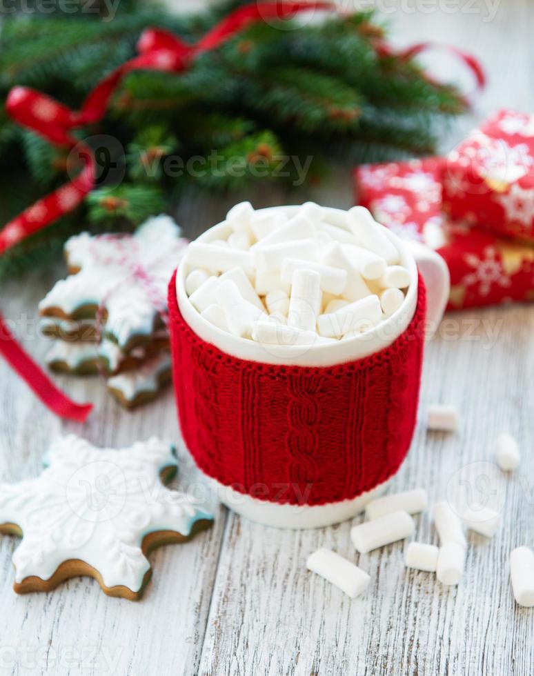 varm choklad med marshmallows foto