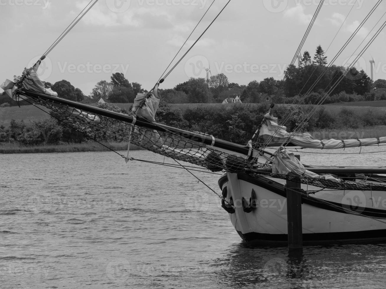 vid floden schlei i Schleswig-Holstein foto