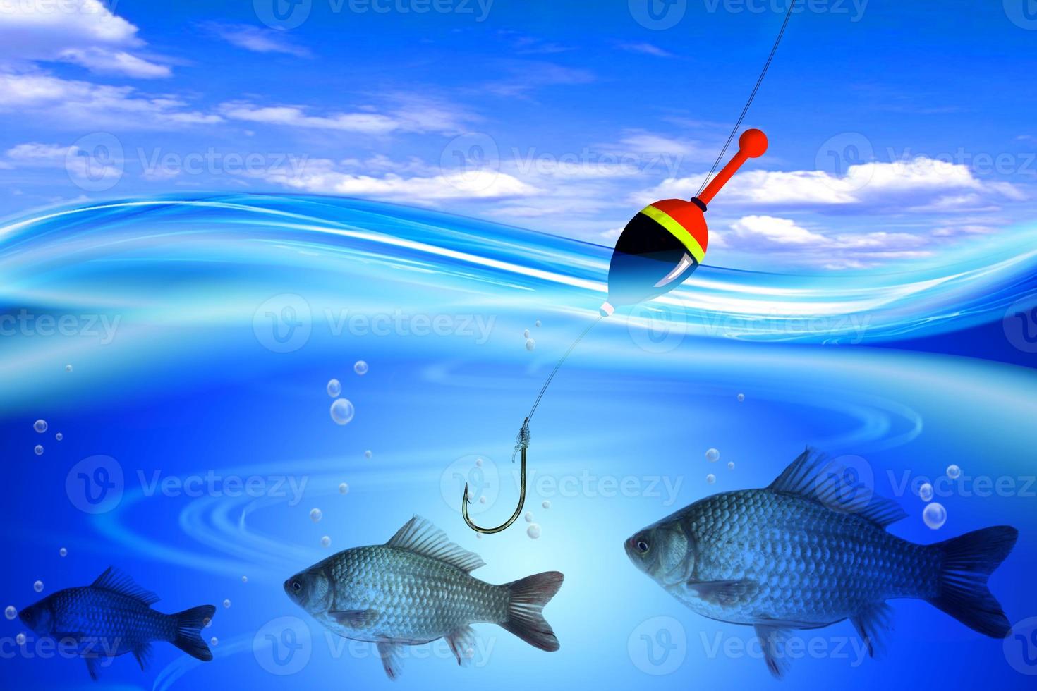 fiske i djupblå vattensjö foto