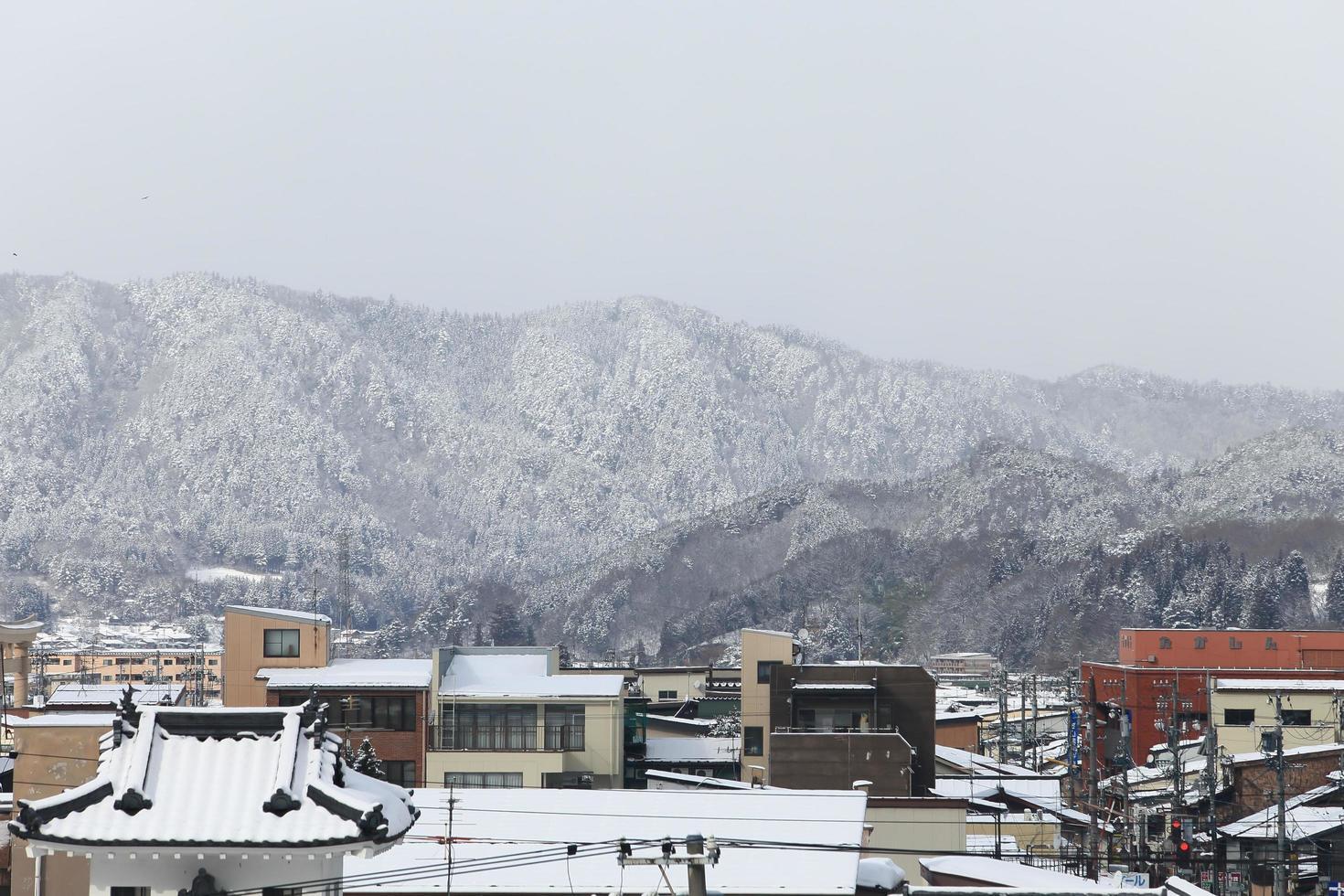 utsikt över staden takayama i Japan i snön foto