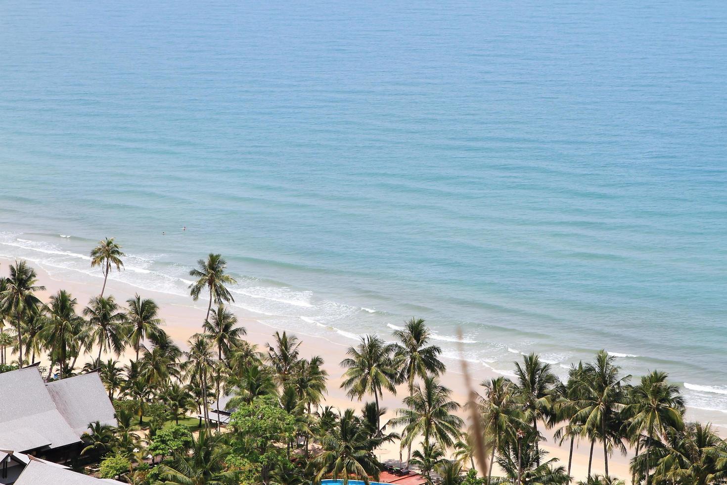 tropisk strand i koh chang, thailand foto