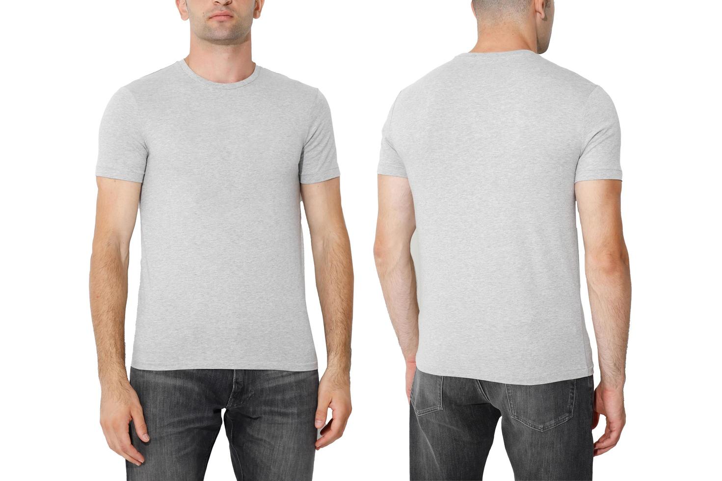 t-shirt på en man, isolerad på en vit bakgrund, kopiera utrymmet foto