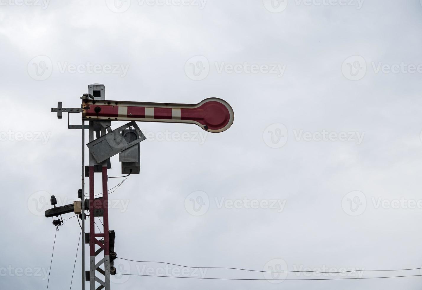 trafiksignal stolpe i bangården. foto