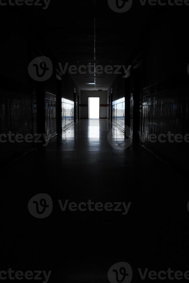 mörk korridor foto