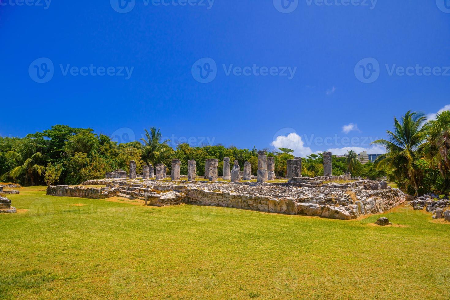 forntida ruiner av maya i el reys arkeologiska zon nära cancun, yukatan, mexico foto