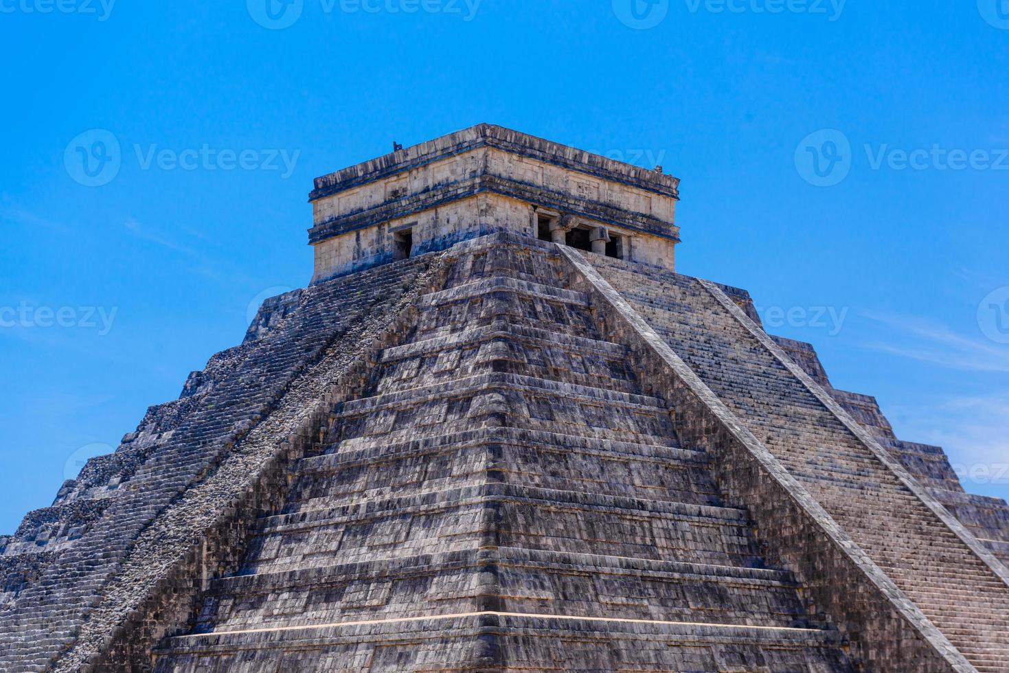 tempelpyramiden av kukulcan el castillo, chichen itza, yucatan, mexiko, maya civilisation foto