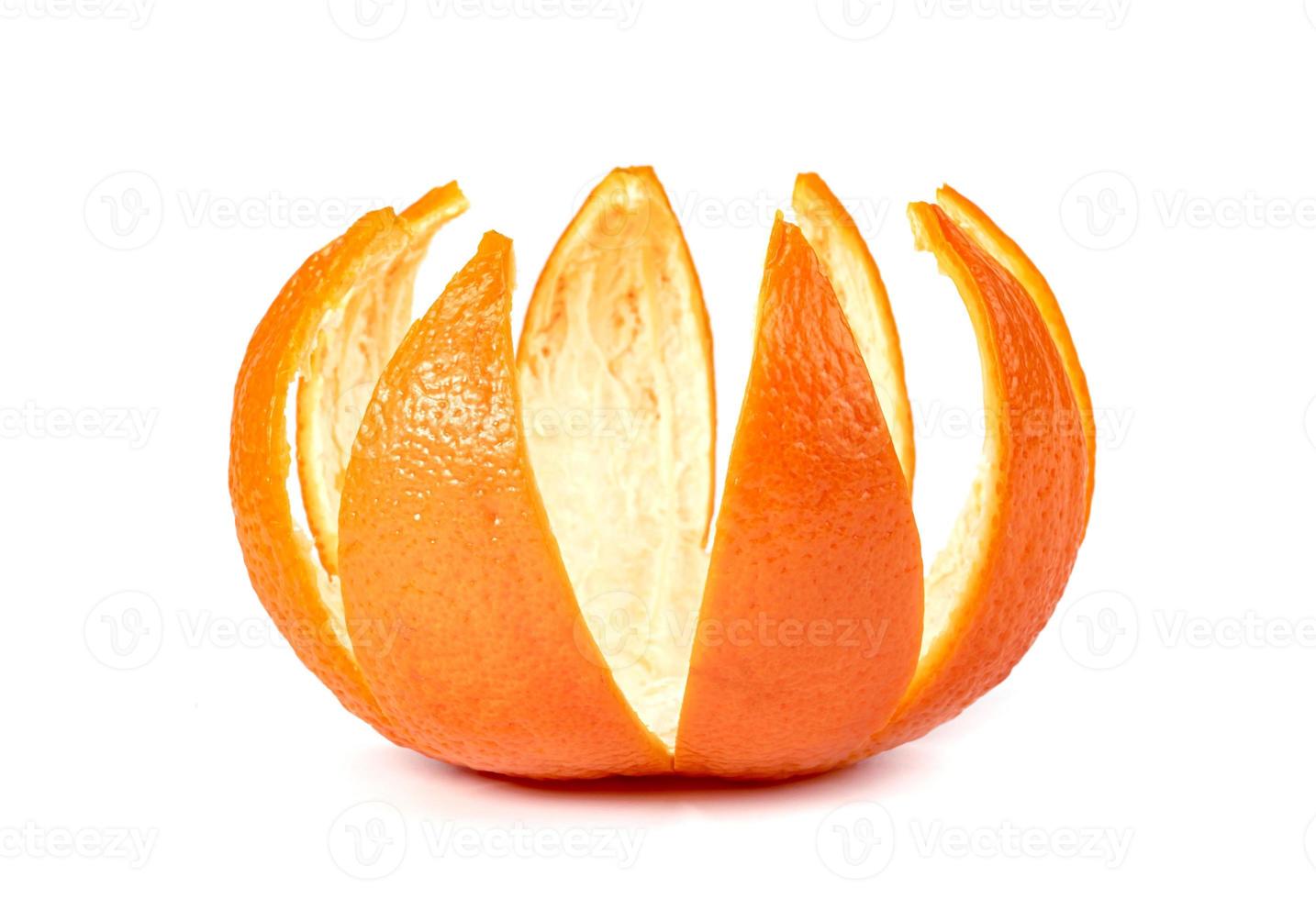 orange skala frukt isolerat på vit bakgrund foto