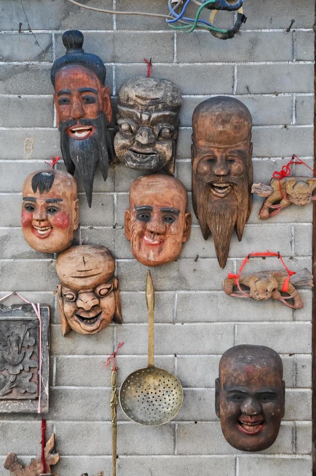 helig krigare munkar trä- ristade masker i Kina foto
