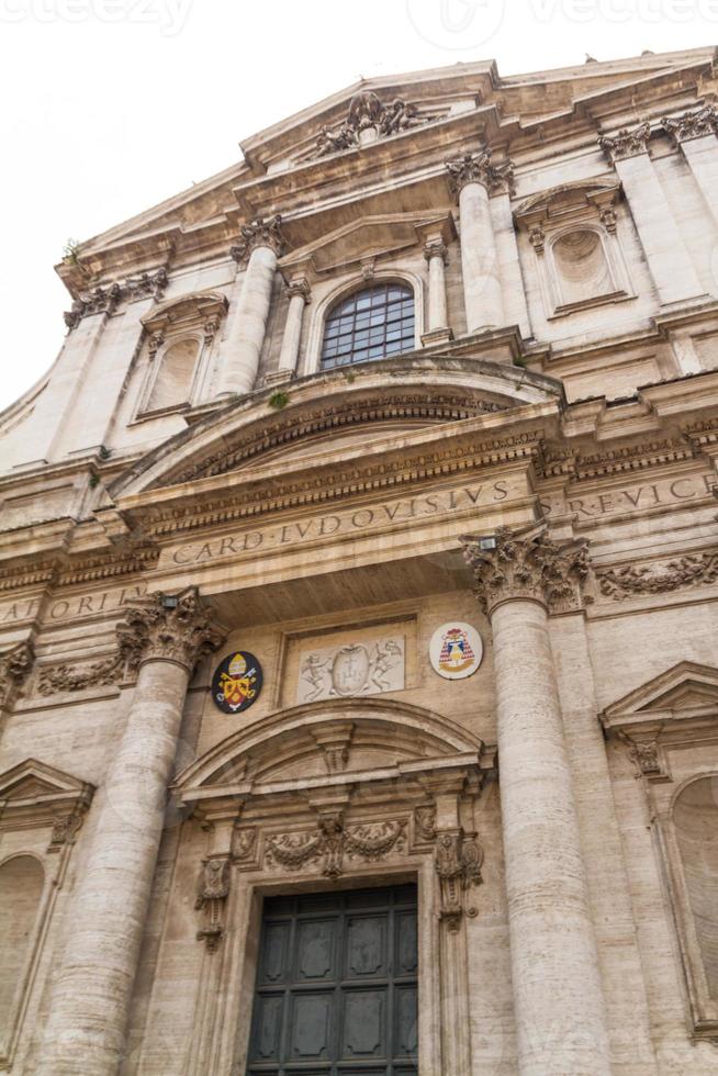 stor kyrka i centrum av Rom, Italien. foto