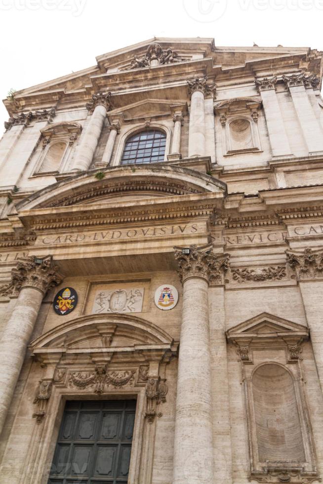 stor kyrka i centrum av Rom, Italien. foto