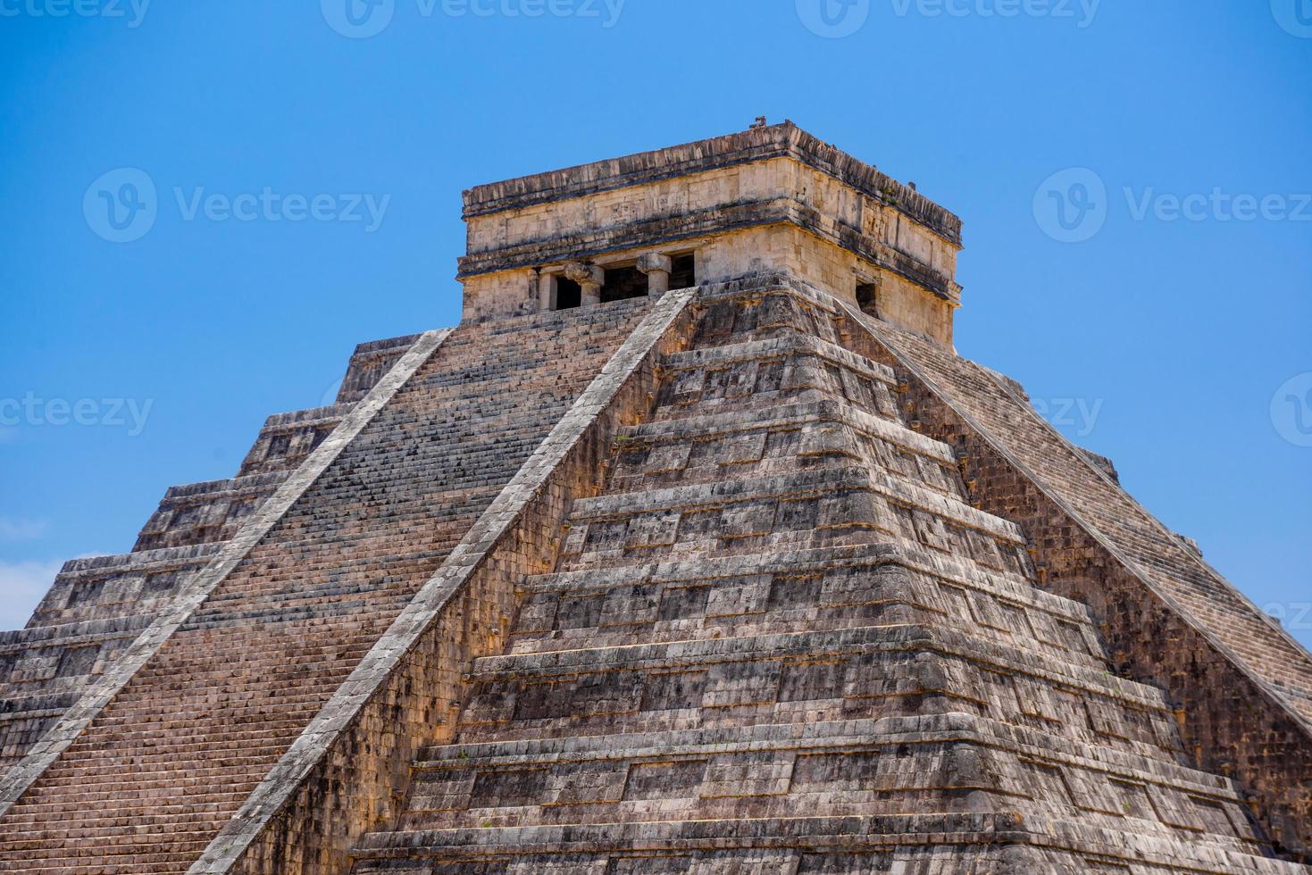 tempelpyramiden av kukulcan el castillo, chichen itza, yucatan, mexiko, maya civilisation foto