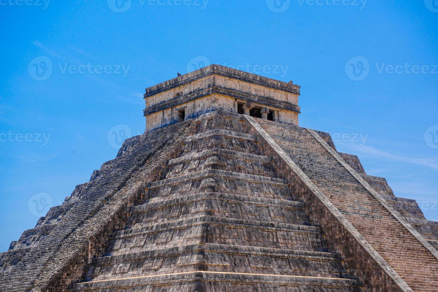 tempelpyramiden av kukulcan el castillo, chichen itza, yucatan, mexiko, maya civilisation foto