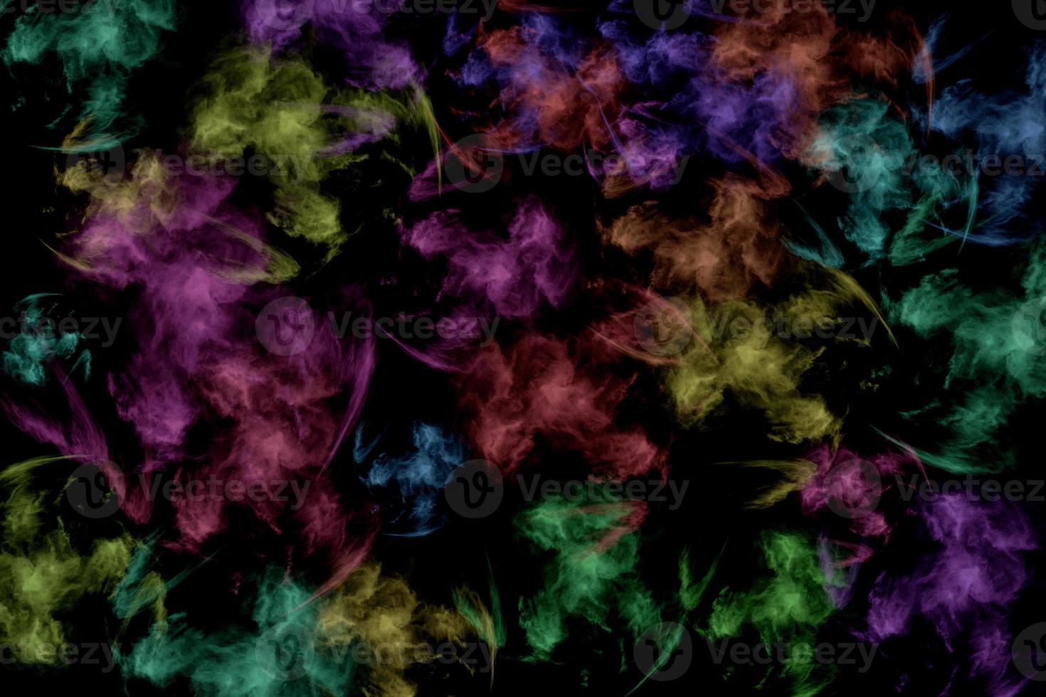 texturerad rök, abstrakt färgglad, isolerad på svart bakgrund foto