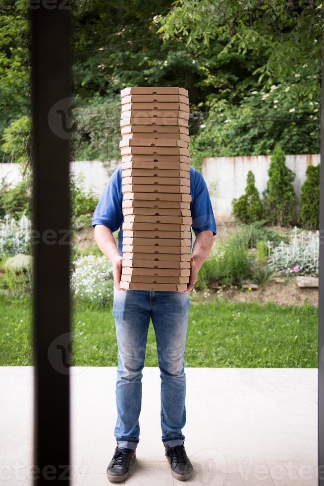 pizza leverans person foto