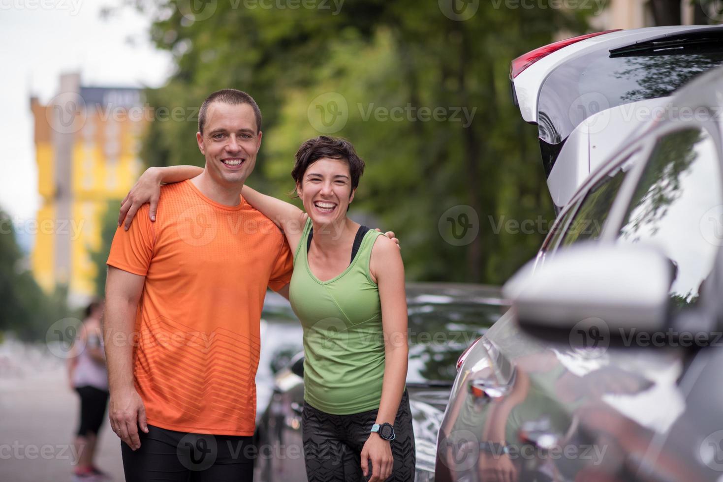 porträtt av joggning par på morgon- Träning foto