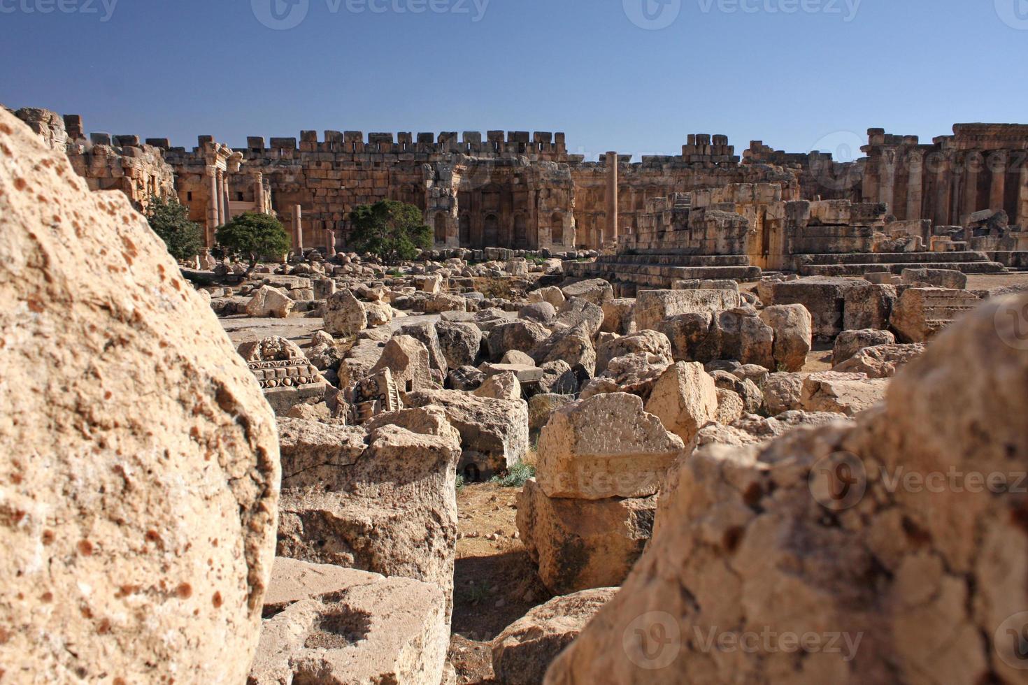 romerska ruiner i staden Baalbek, Libanon foto