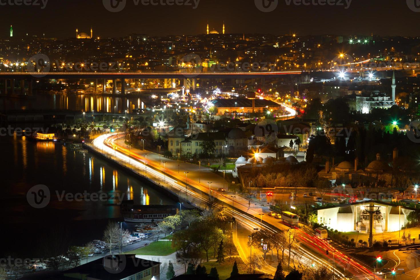 natt se av istanbul från pierre loti kulle foto