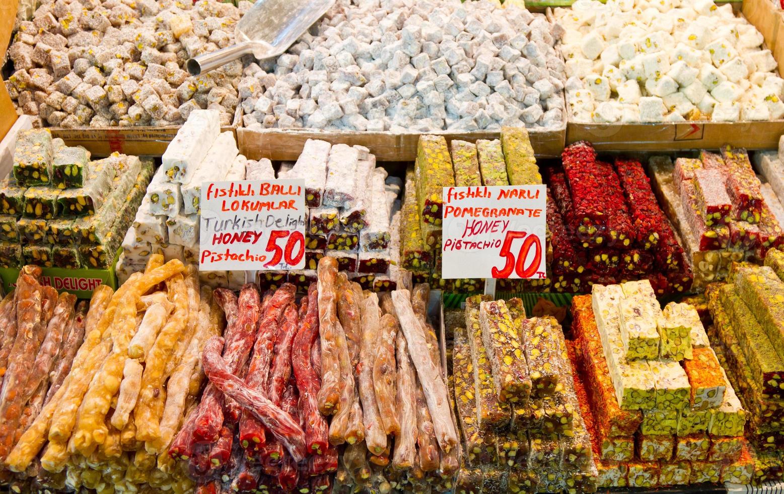turkiska glädjer i krydda basar foto