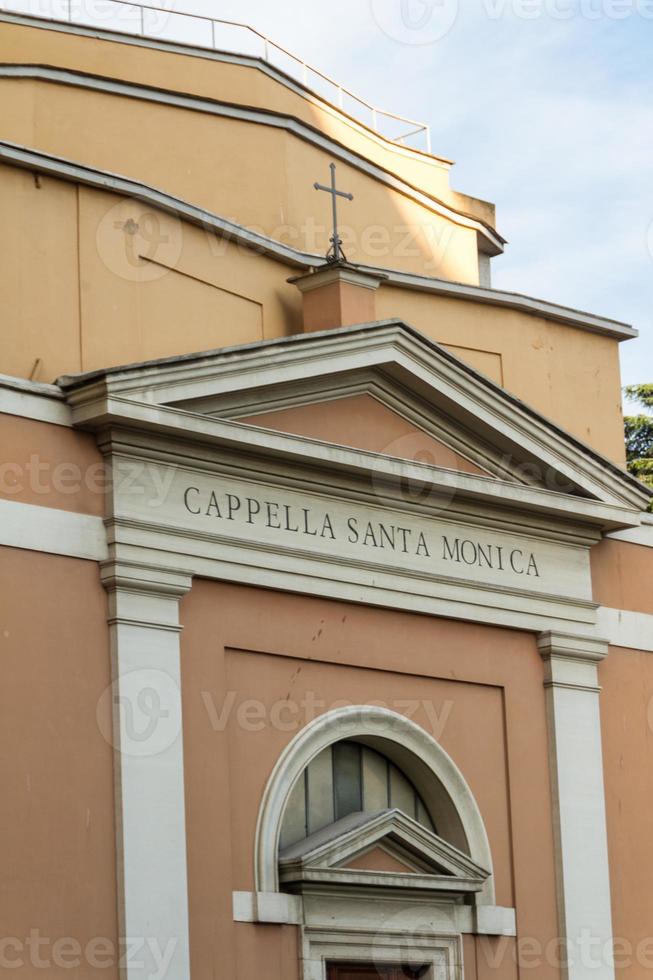 stor kyrka i centrum av Rom, Italien. foto