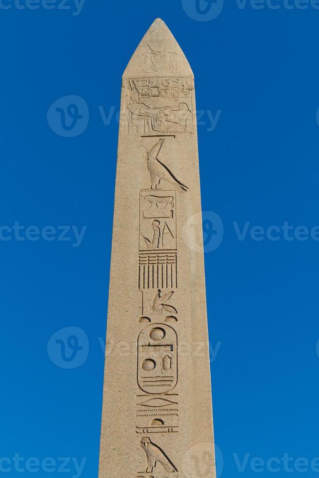 obelisk av theodosius foto