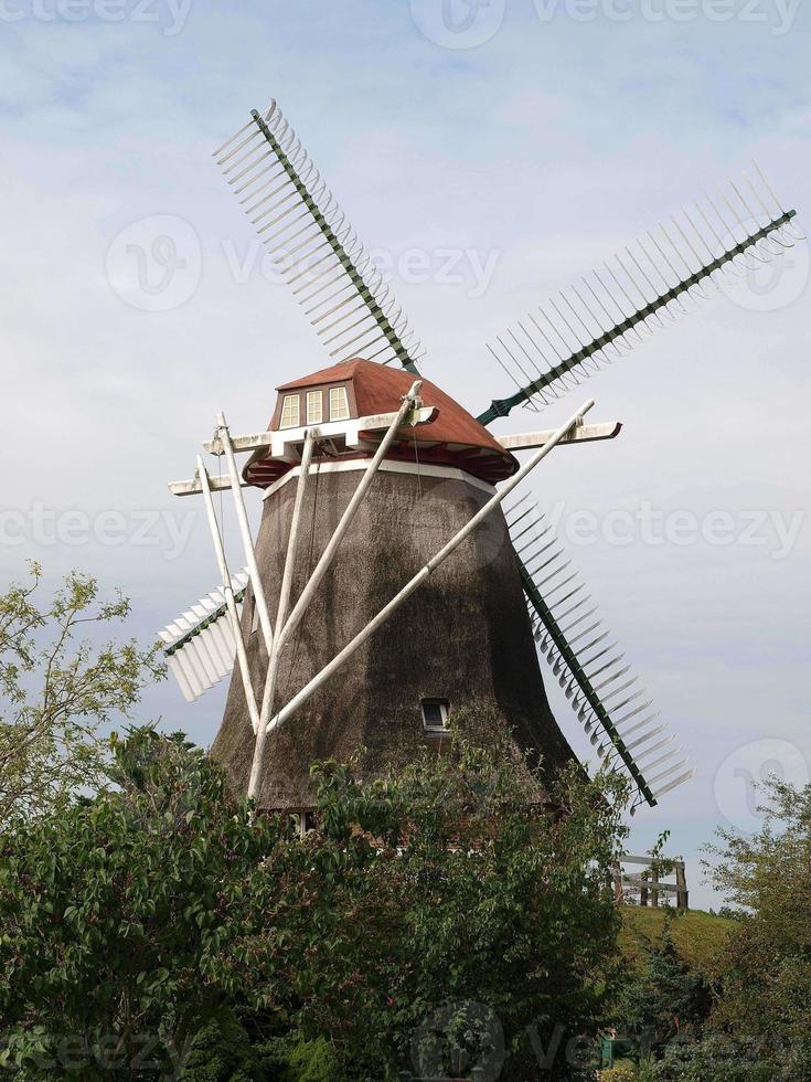 väderkvarn i östra frisland foto