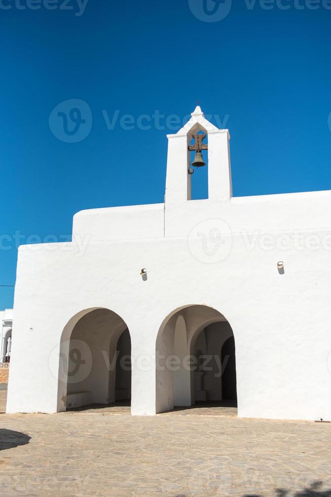 gammal vit kyrka av santa anges de la korona, ibiza, Spanien. foto