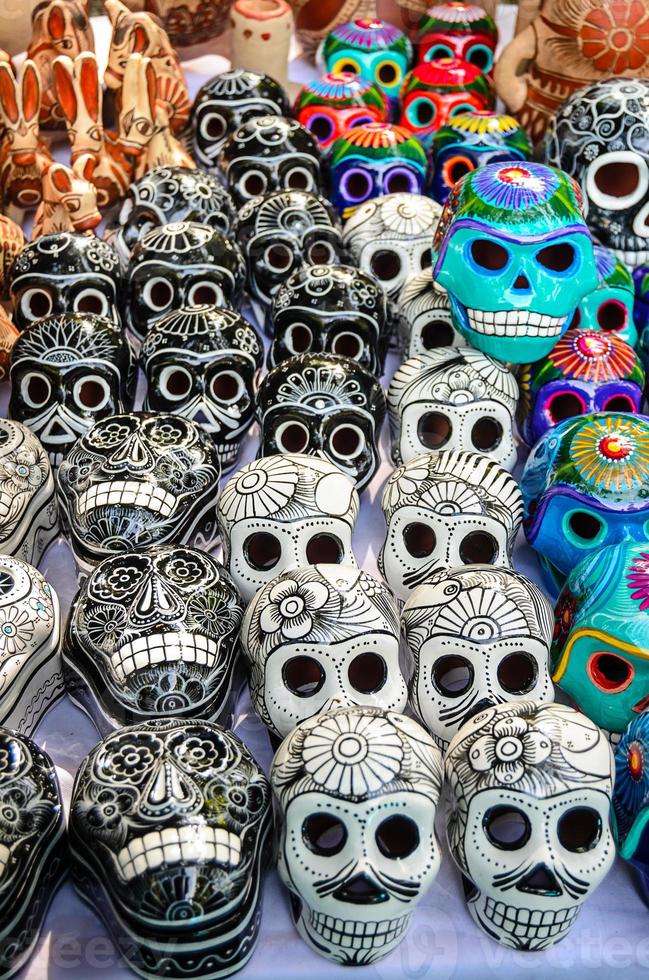 mexikanska dagen för de döda souvenirskallarna (dia de muertos) foto