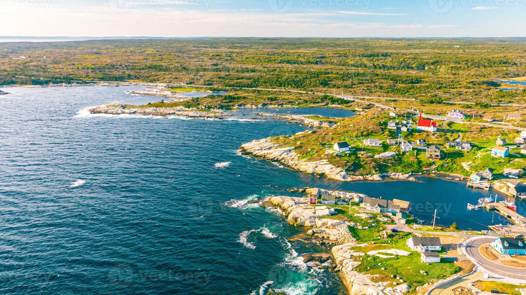 sommar antenn se sett från peggy's vik, nova Scotia, kanada foto