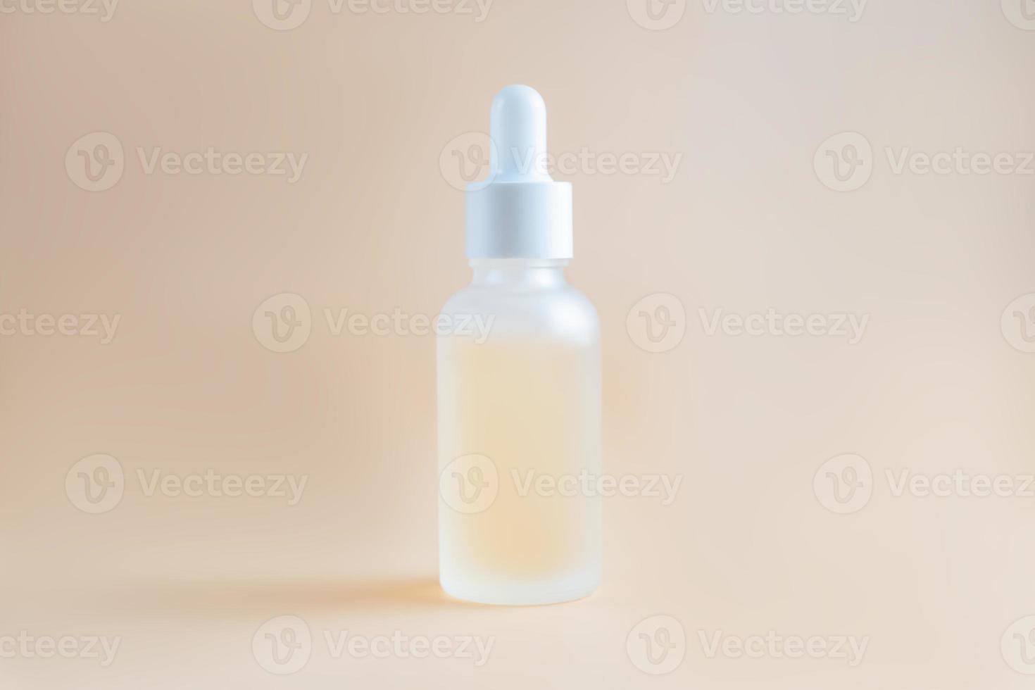 dropper glas flaska mock-up. avföring behandling och spa. naturlig skönhet Produkter. skönhet serum, hud vård tom flaska. foto